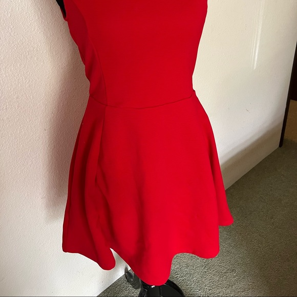 Red Dress - Picture 2 of 4